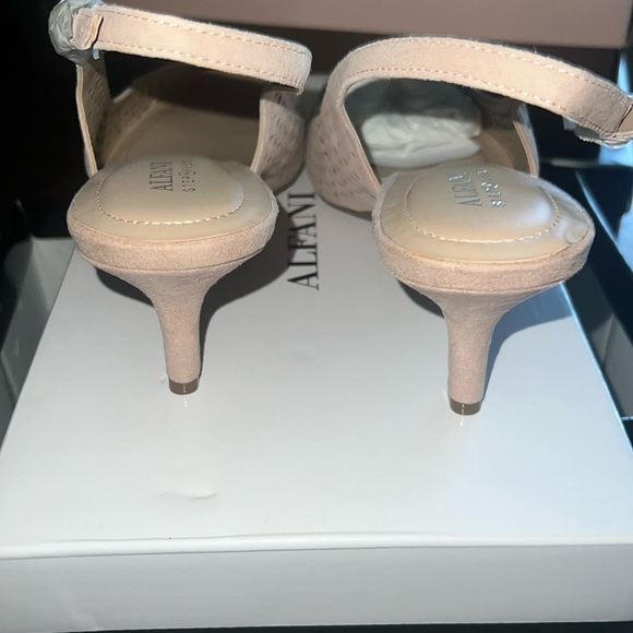 Alfani Step n Flex Babbsy Perforated Slingbacks NIB Sz 9 - Picture 5 of 8